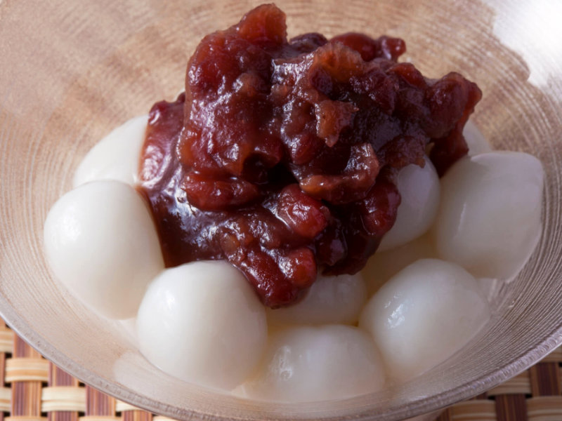 Shiratama - Boulettes de riz gluant japonaises avec pâte de haricot rouge