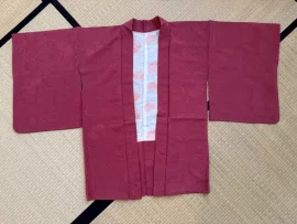 Haori en soie seconde main - fushia avec motifs circulaires